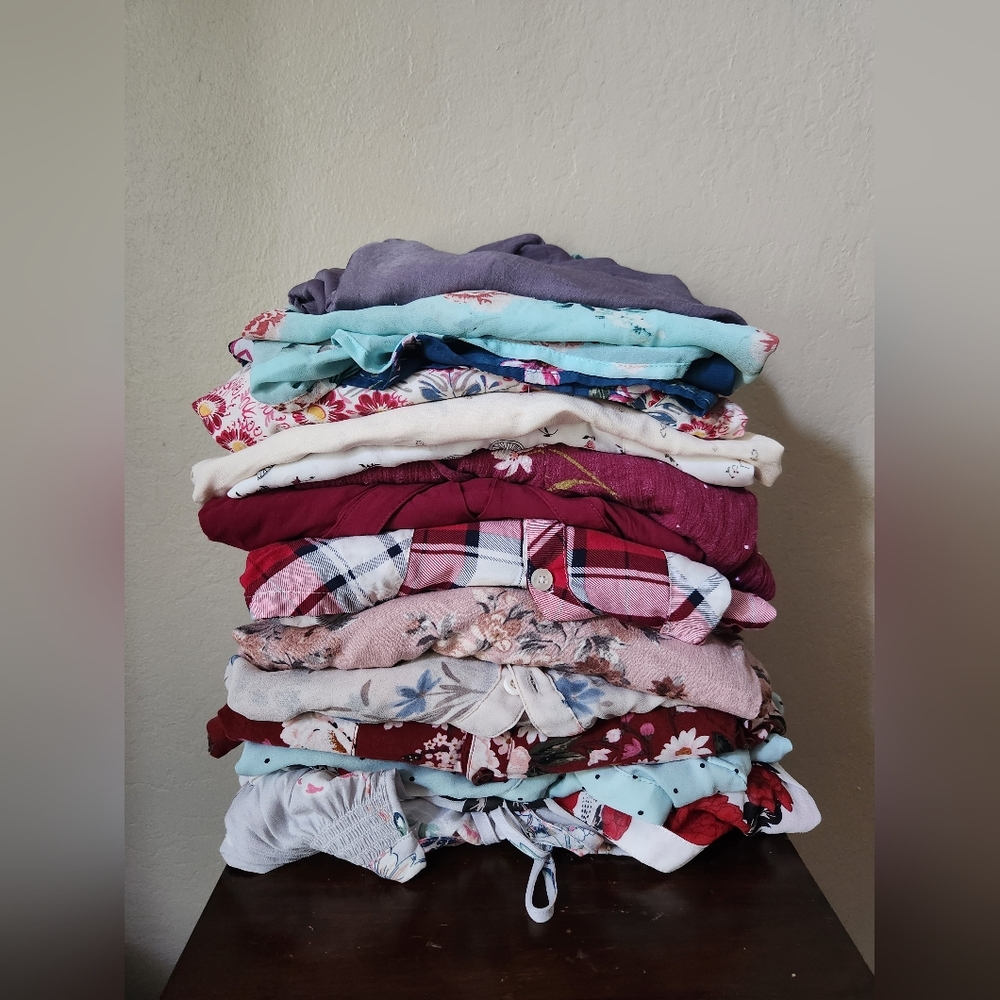 Torrid LOT - 15 pieces of tops size 2x